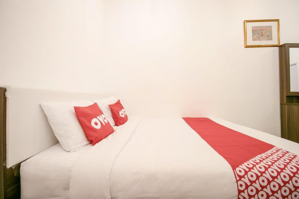 OYO 568 Art Hotel Hua Lamphong
