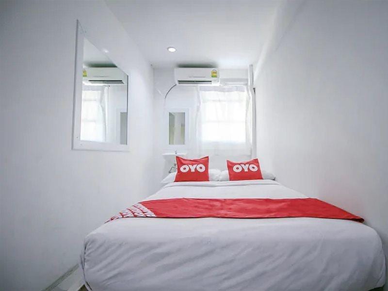 OYO 568 Art Hotel Hua Lamphong