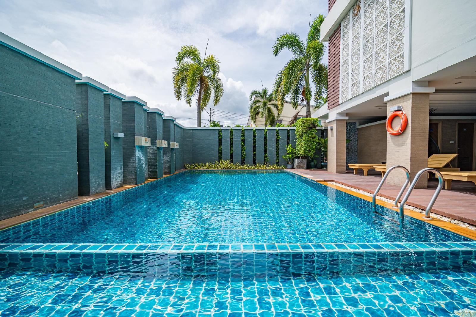 Ratana Apart-Hotel at Rassada