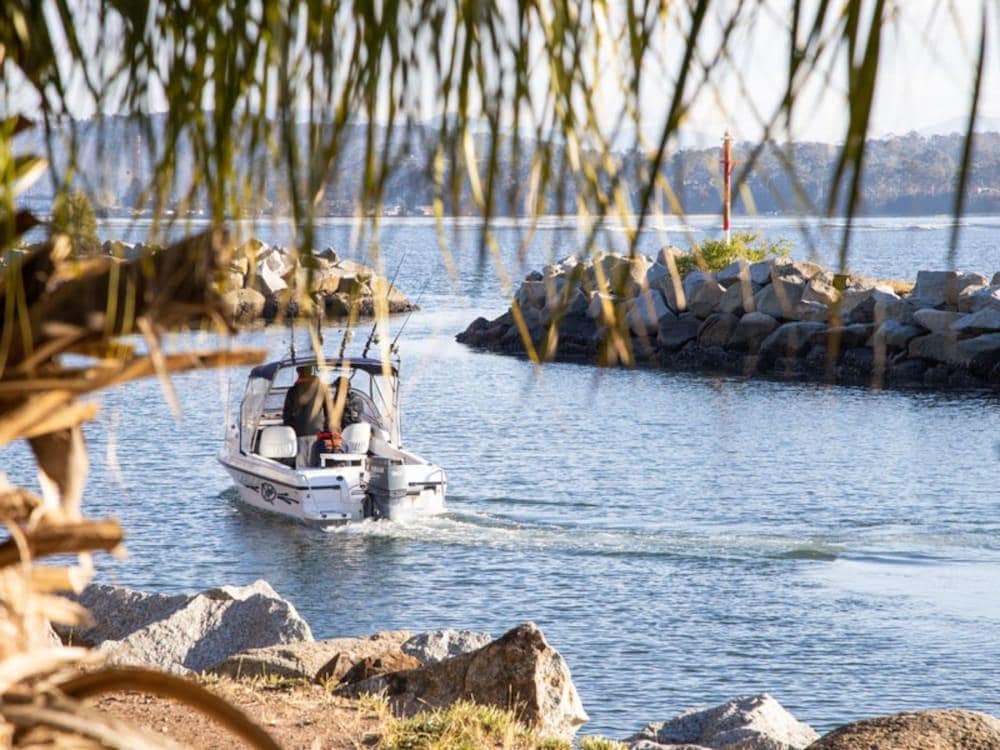 Coachhouse Marina Resort