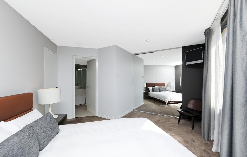 Astra Apartments The Griffin