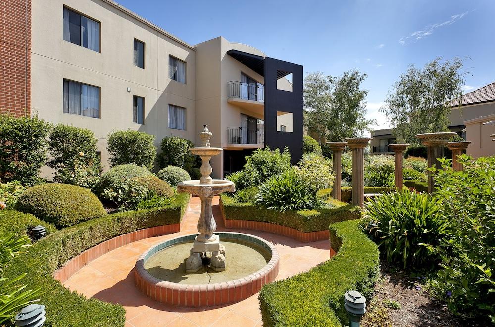 Astra Apartments The Griffin