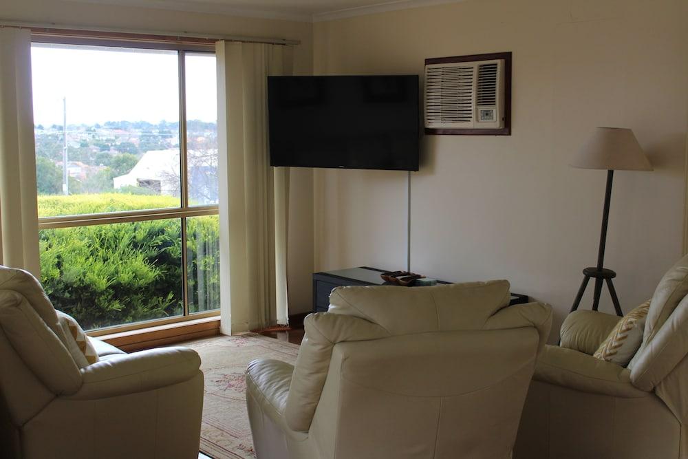 Australian Home Away @ Doncaster Anderson Creek 2
