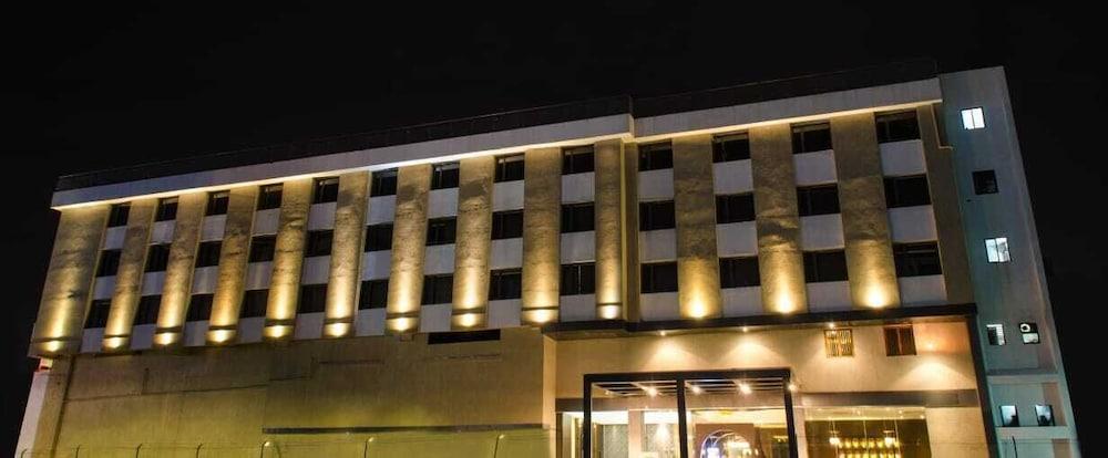 Siesta Hinjewadi Lxia Hotel