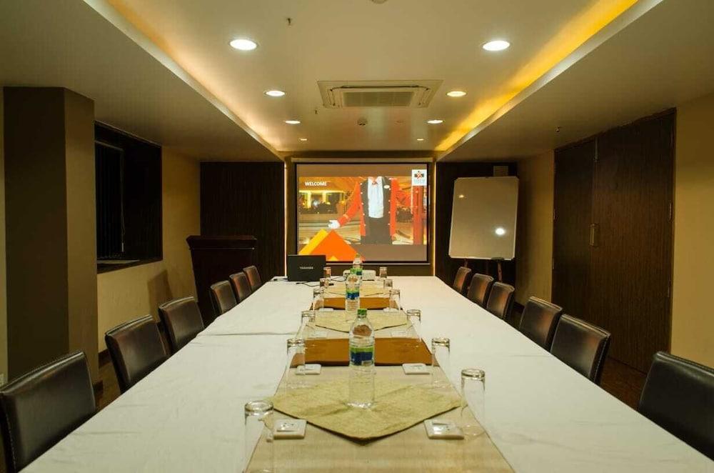 Siesta Hinjewadi Lxia Hotel