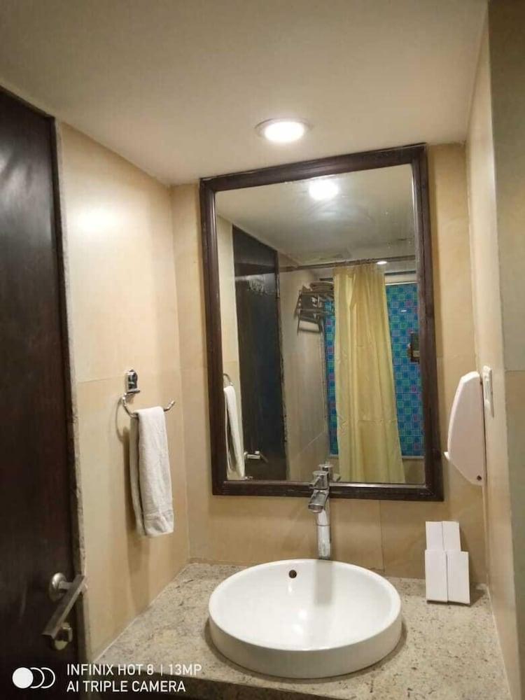 Siesta Hinjewadi Lxia Hotel