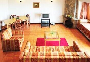 Woodsvilla Residency