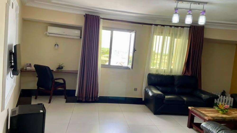 DK Hotel