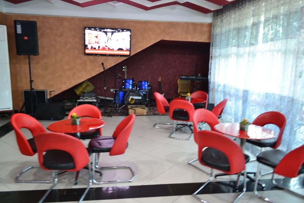 DK Hotel