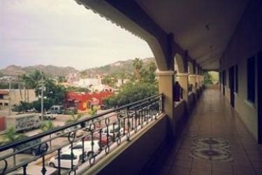 Hotel Plaza Los Arcos