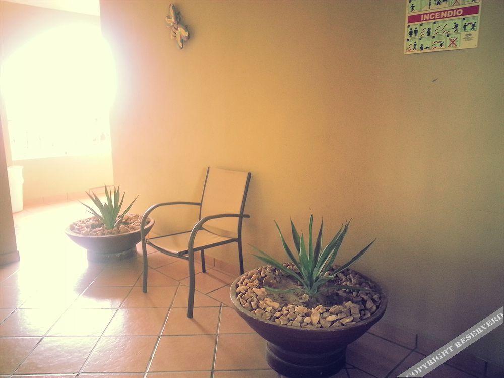 Hotel Plaza Los Arcos