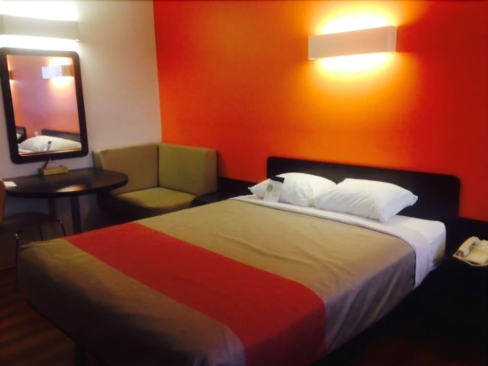 Motel 6 Innisfail AB
