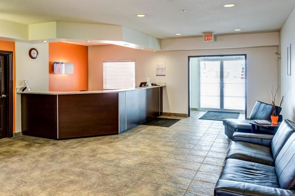 Motel 6 Innisfail AB
