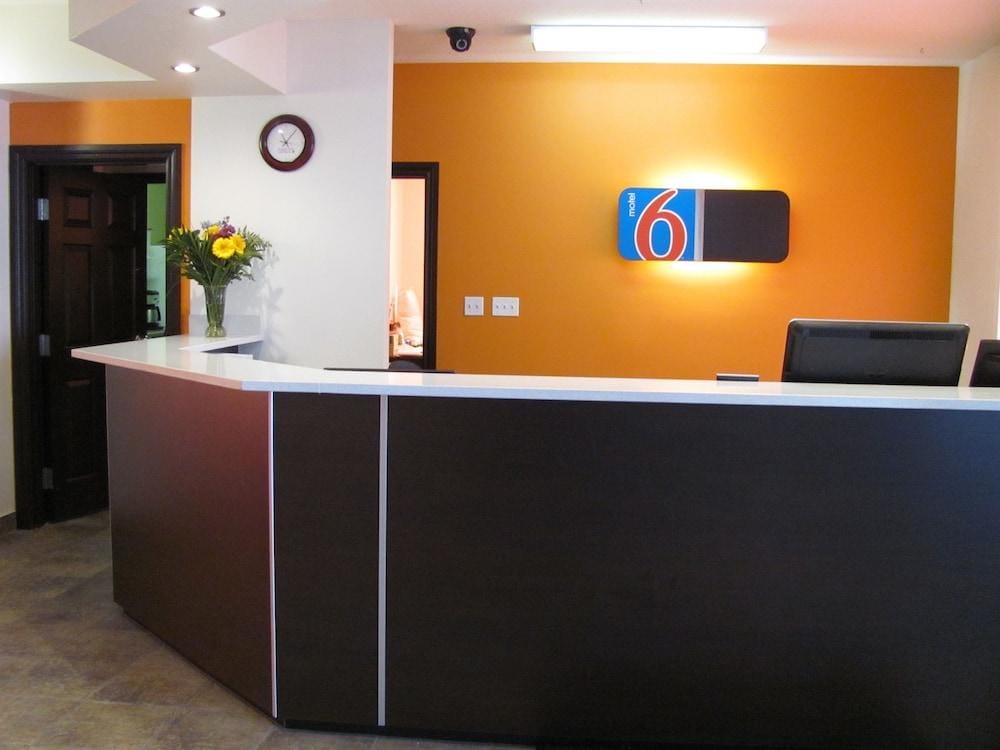 Motel 6 Innisfail AB