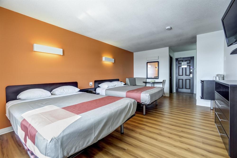 Motel 6 Innisfail AB