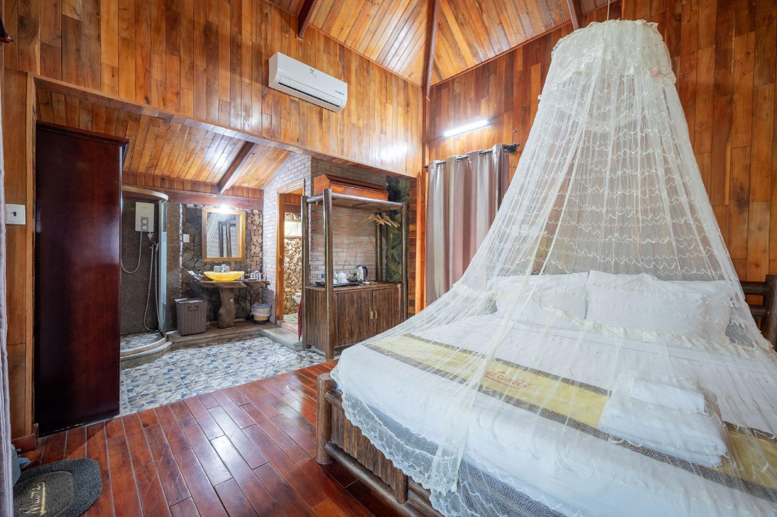 Chez Carole Resort