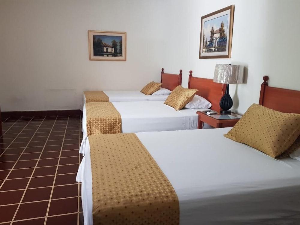 Villa Serena Escalon