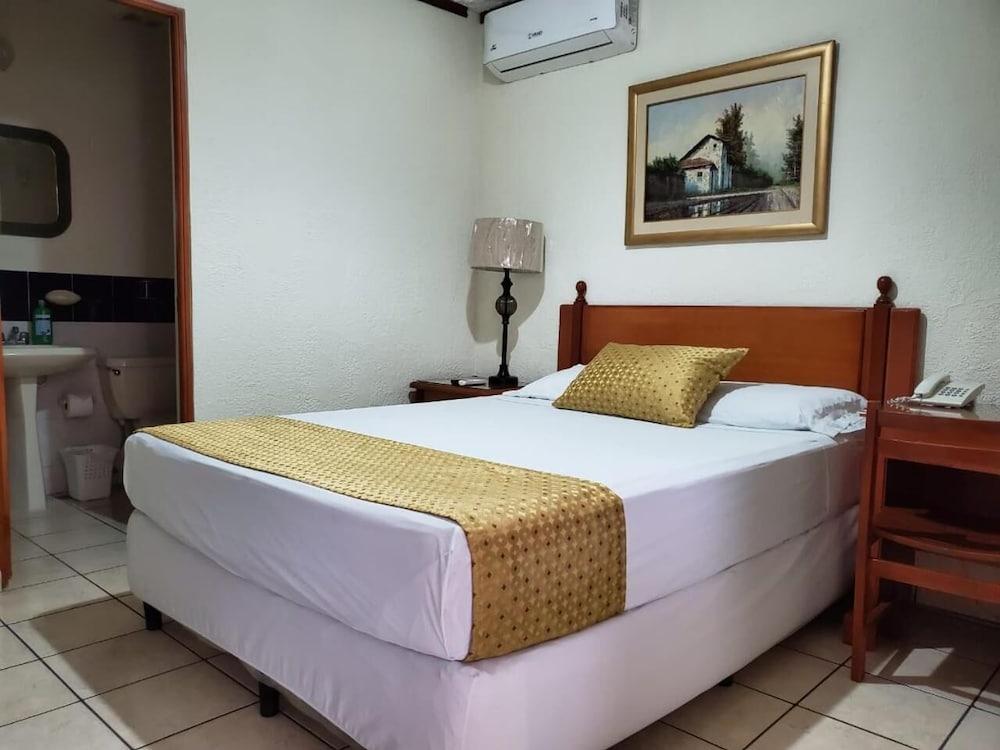 Villa Serena Escalon
