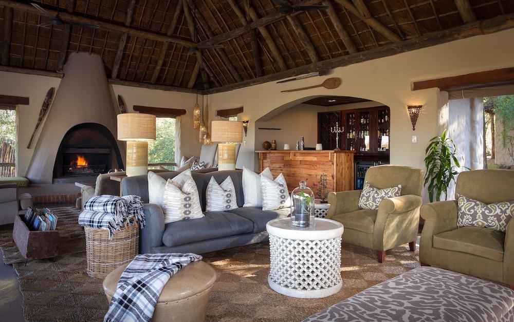Thornybush Simbambilli Game Lodge