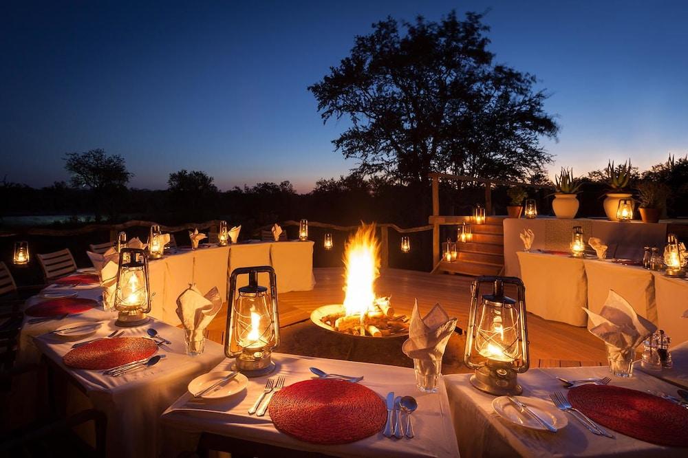 Thornybush Simbambilli Game Lodge