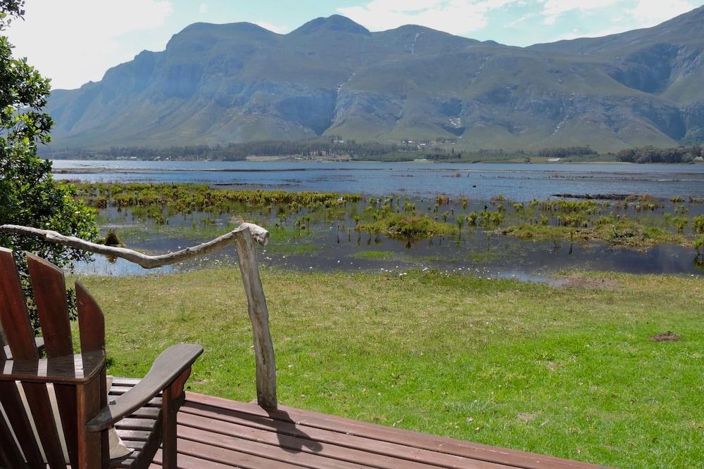 Mosaic Lagoon Lodge