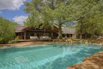 Chapungu Luxury Tented Camp