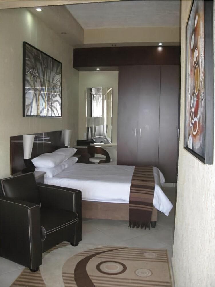 Desroches Hotel