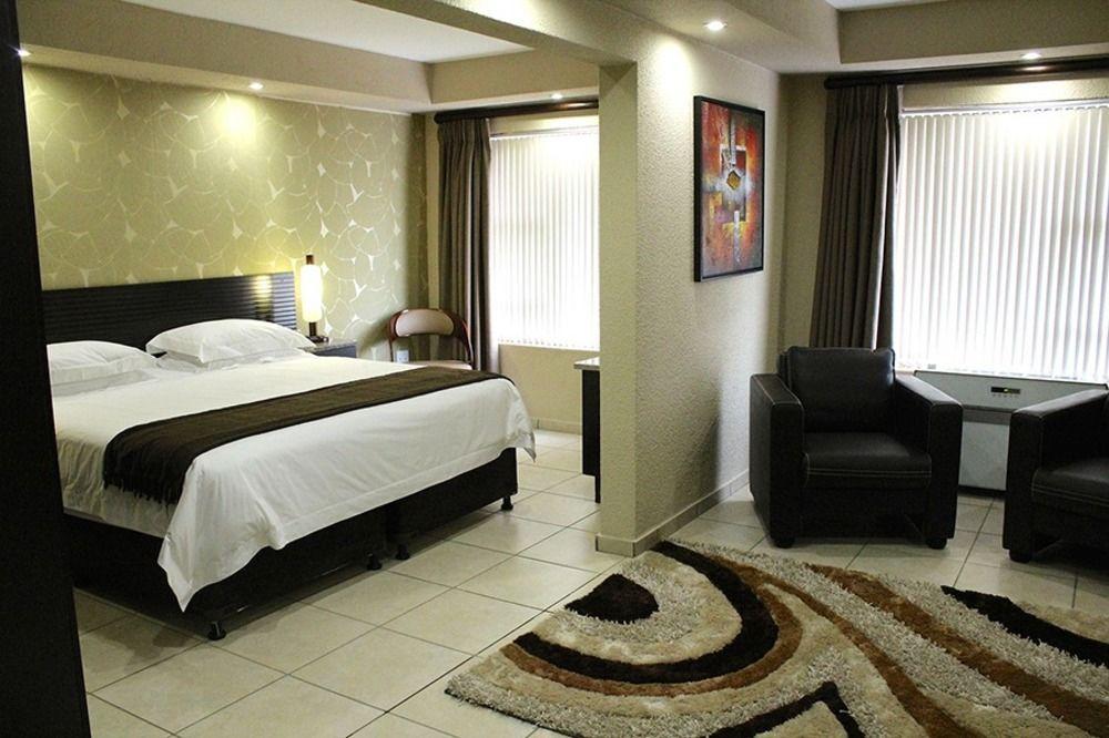 Desroches Hotel