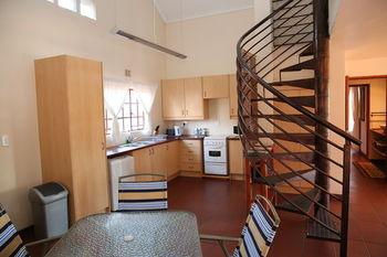 Avoca Lodge