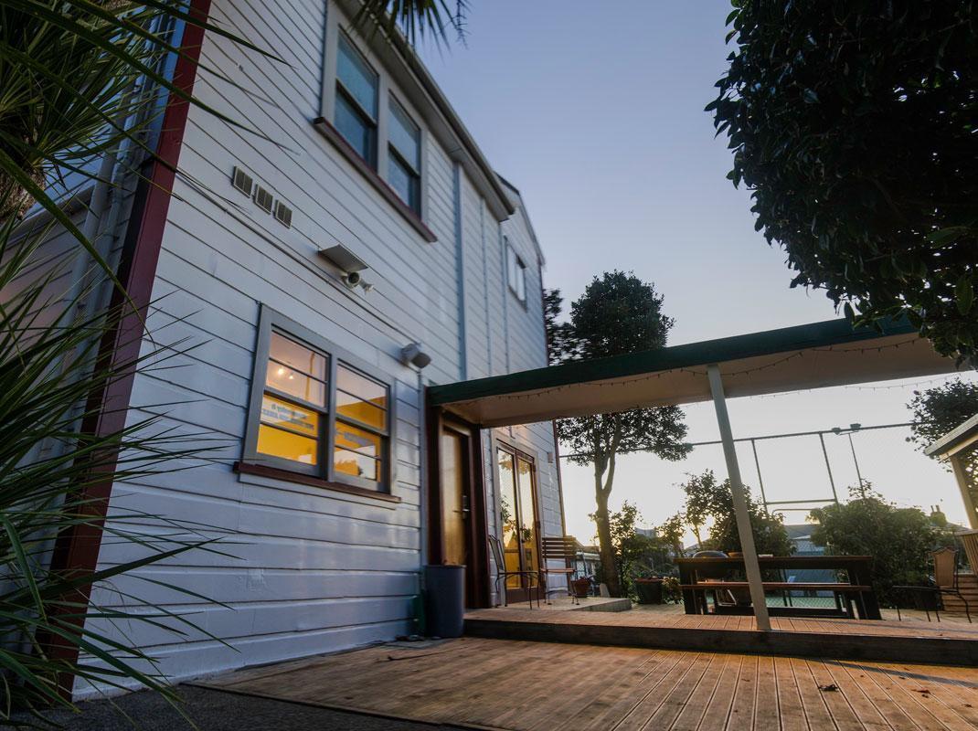 The Dwellington - Hostel