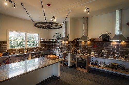 The Dwellington - Hostel