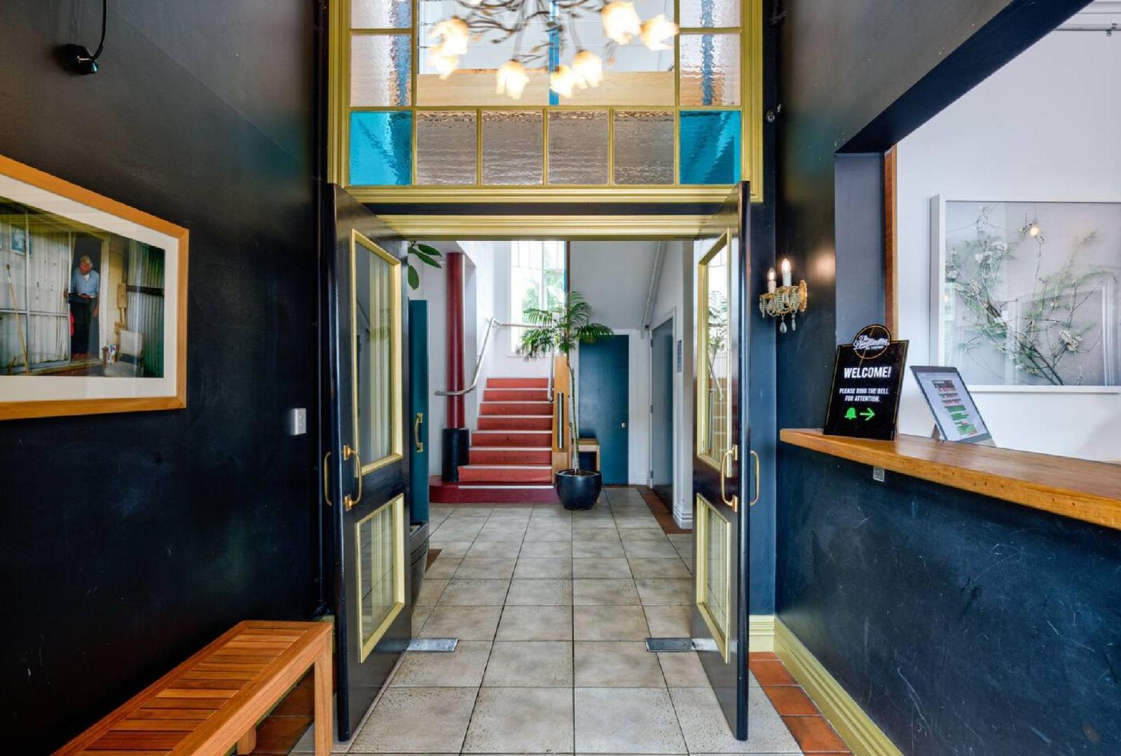 The Dwellington - Hostel