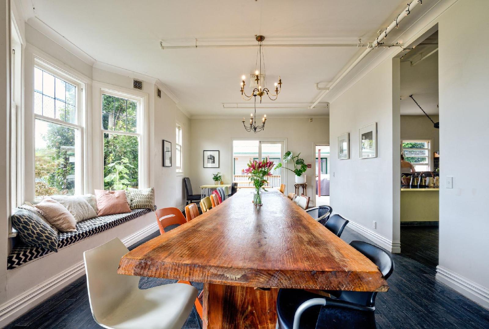The Dwellington - Hostel