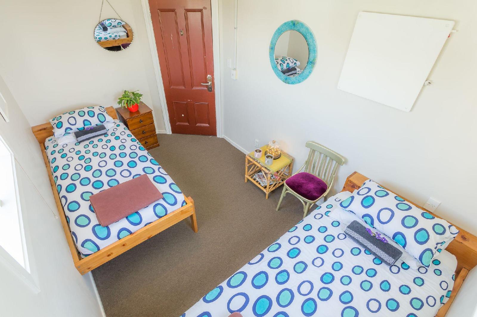 The Dwellington - Hostel