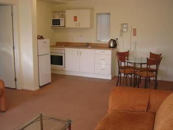 Albany Executive Motor Inn