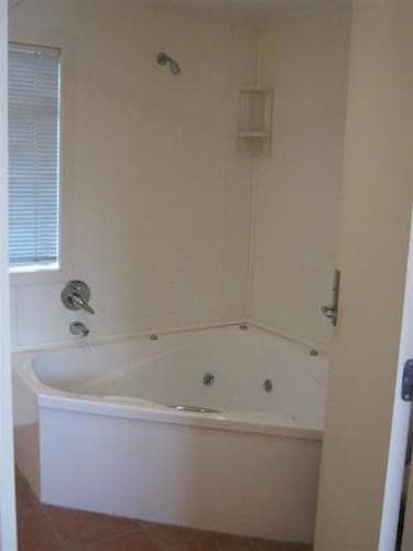 Albany Executive Motor Inn