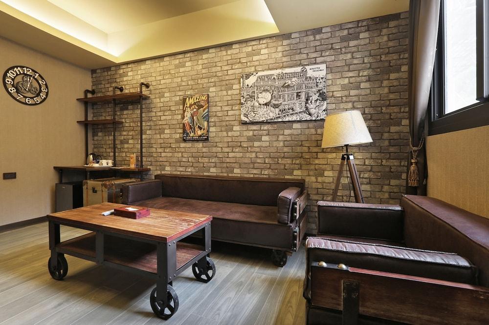 Ming Shan Hotel - Monster Village