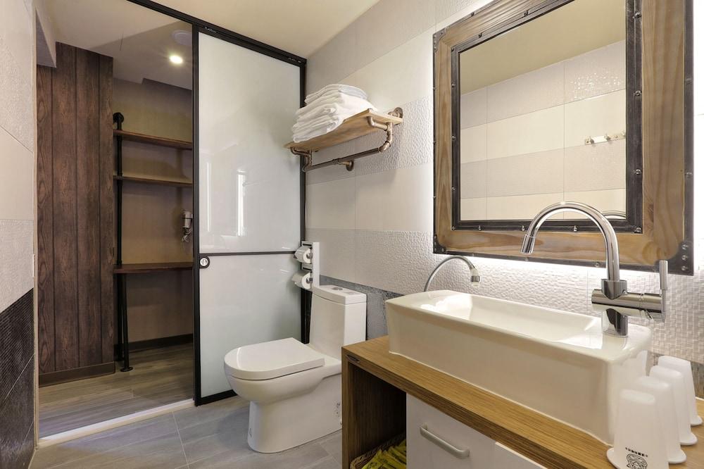 Ming Shan Hotel - Monster Village