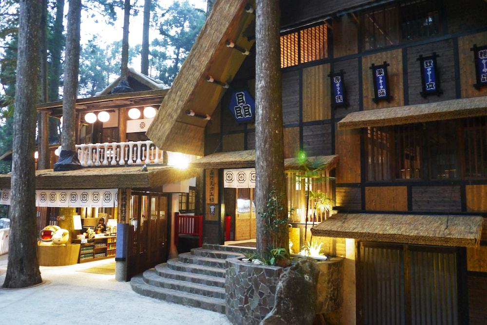 Ming Shan Hotel - Monster Village