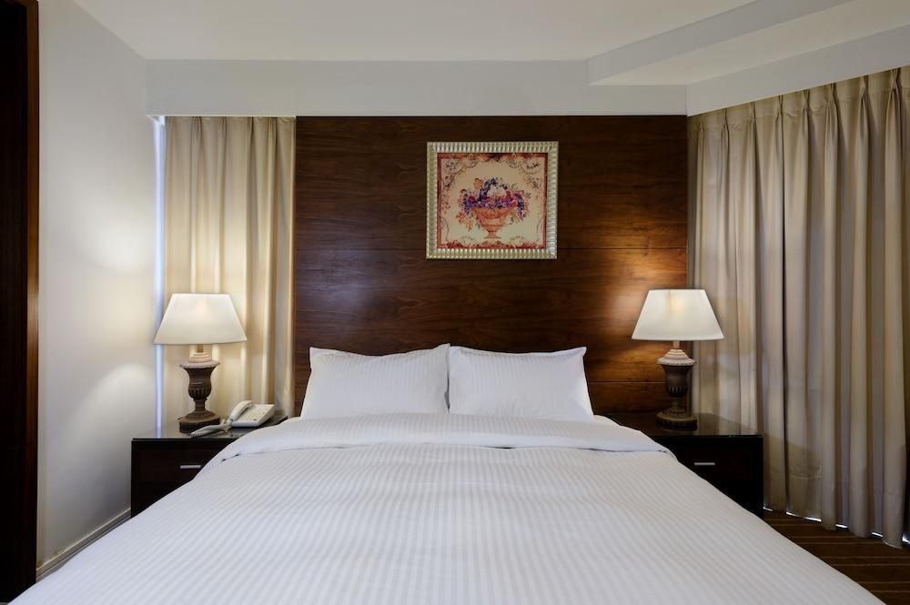Nei Jiang Hotel