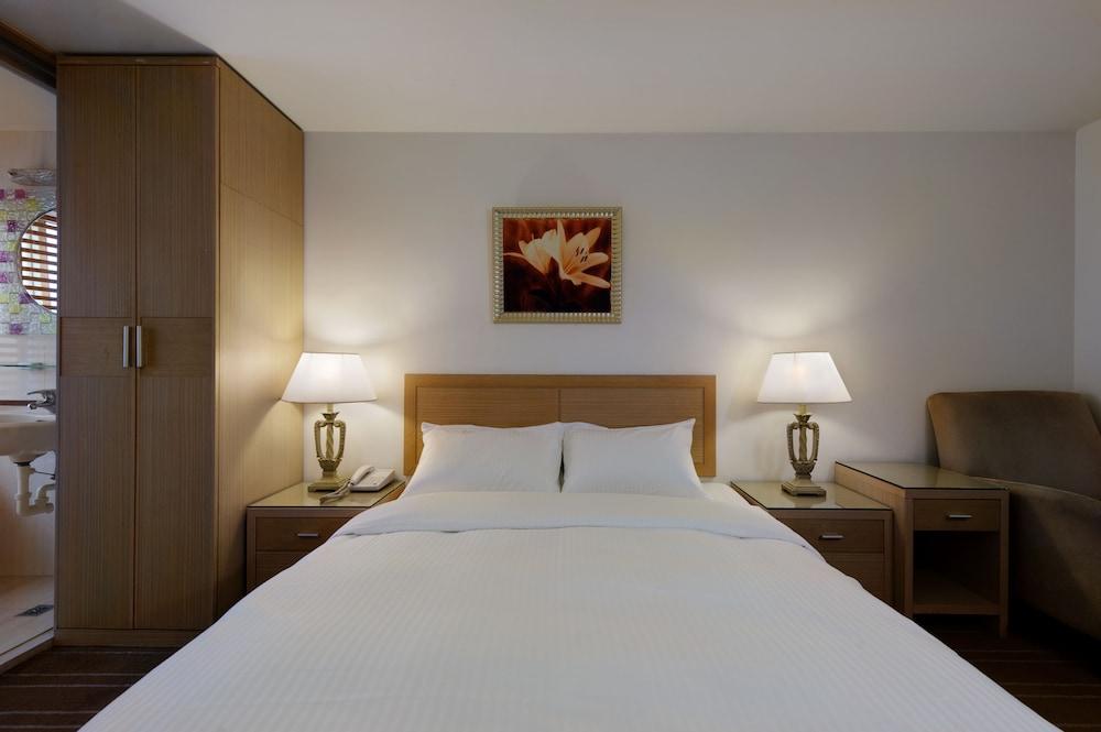 Nei Jiang Hotel