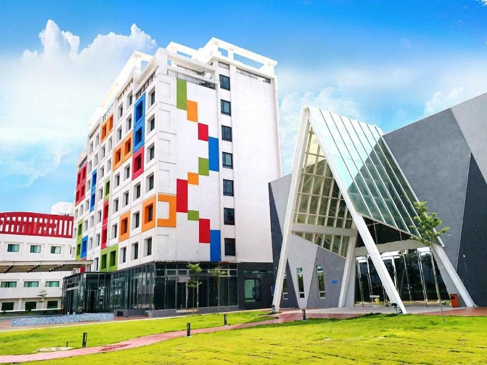 L'arc Hotel
