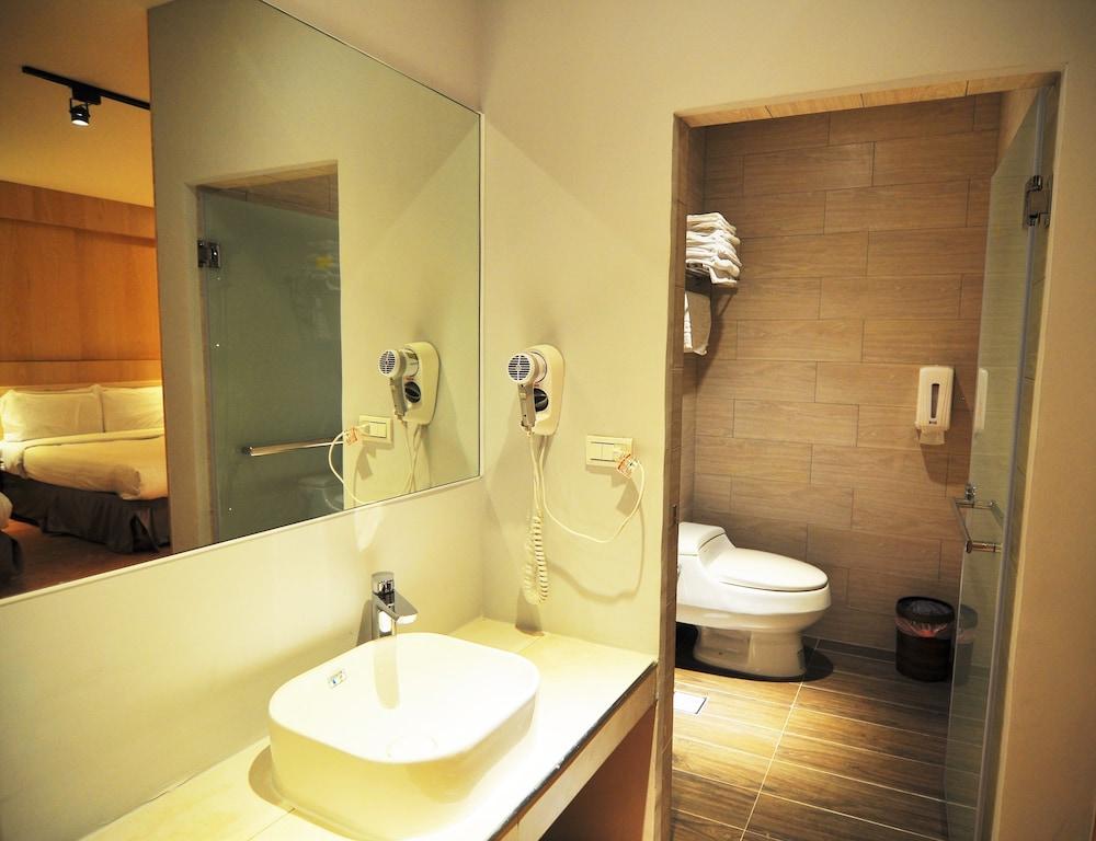 Martin Wales Hotel Kenting