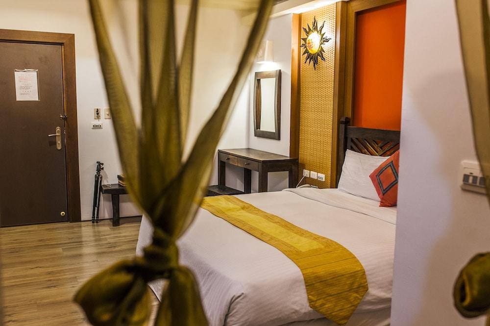 Seasons Bali Fashion Inn