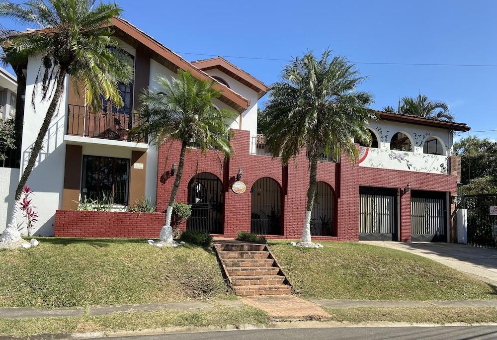 Cariari Bed & Breakfast