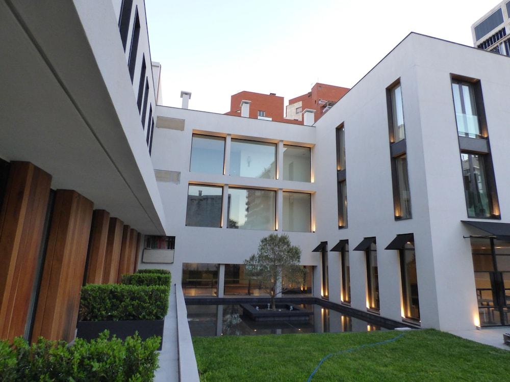 Oliva Luxury Hotel