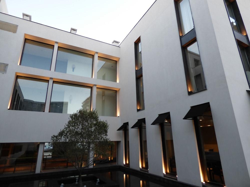 Oliva Luxury Hotel