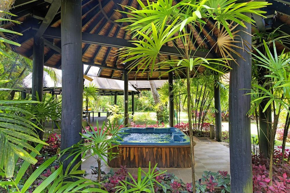 Ultiqa Fiji Palms Beach Resort