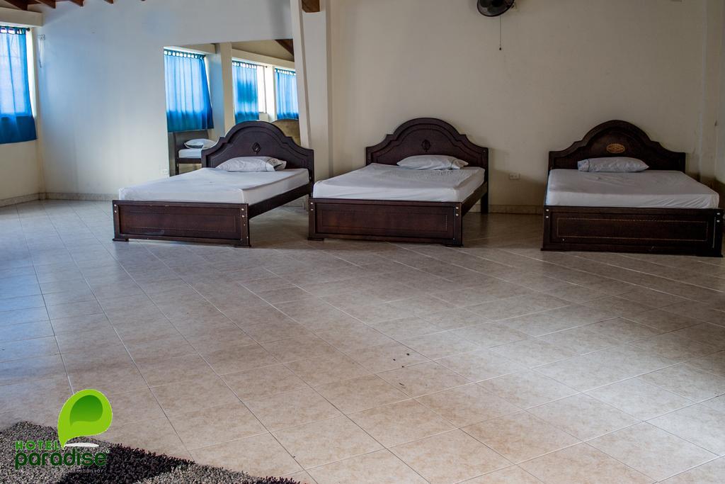 Hotel Paradise La 33