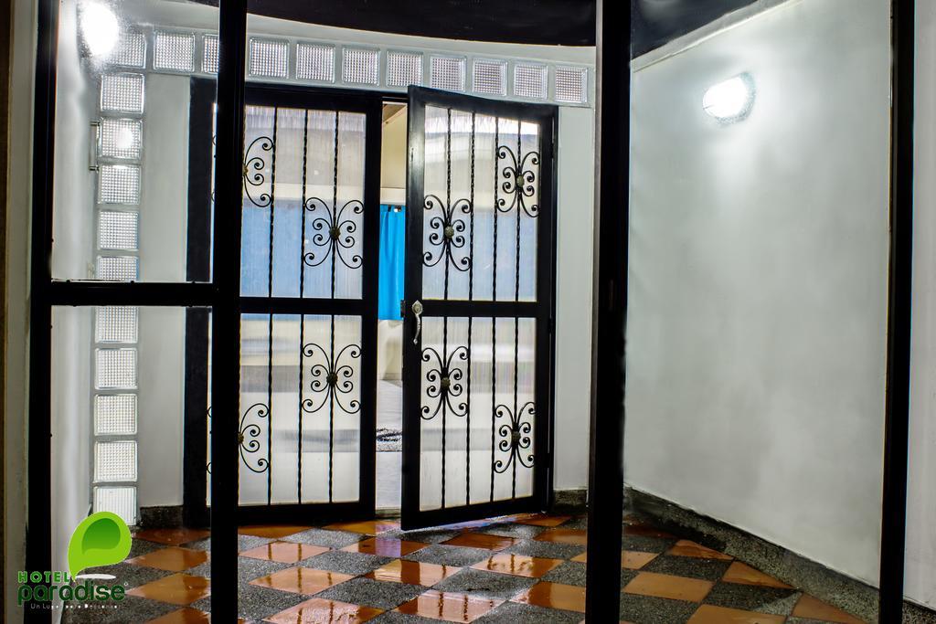 Hotel Paradise La 33